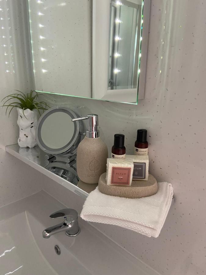 Вилла Contemporary Quiet Countryside Retreat Horsley  Экстерьер фото